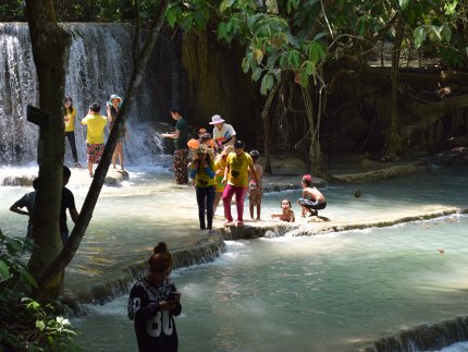 Laos - Tenues et comportement