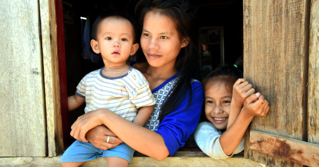 Portrait d'une famille Lao dans le Nord Ouest du Laos.