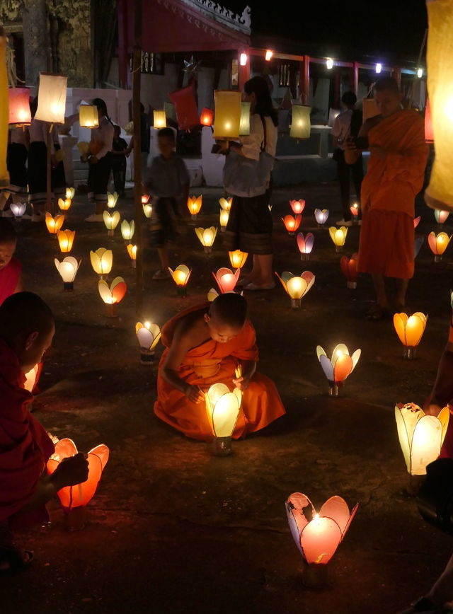 Fête des lumieres a Vang Vieng.