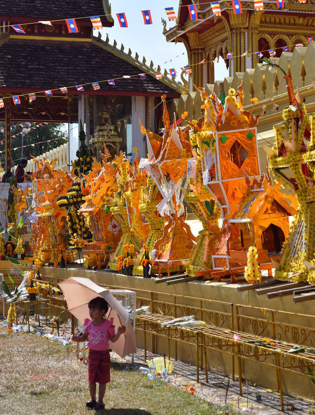 Fête That Luang au Laos.