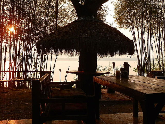 Hôtel de catégorie moyenne au Laos - MNNE