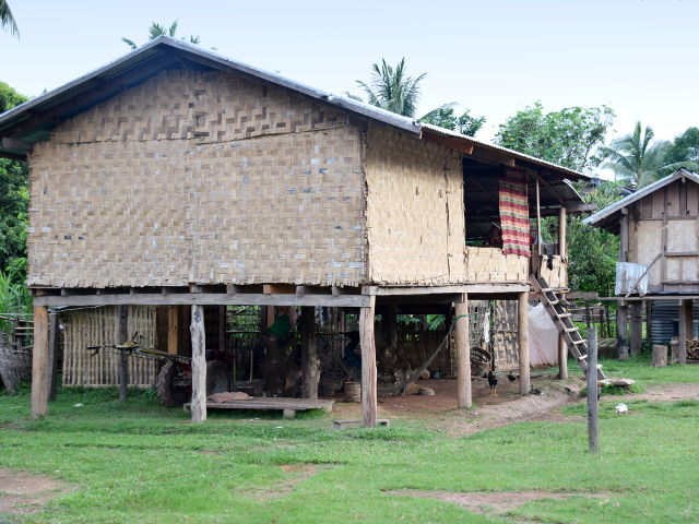 Villages et logements globe trotter au Laos - VVRS