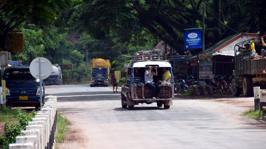 Samlo et camion au Laos.