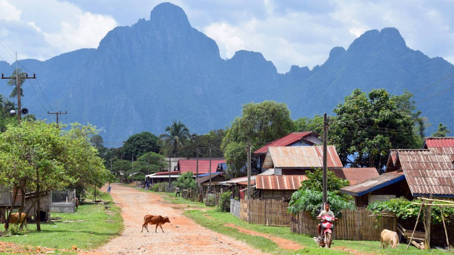 Pistes et obstacles au Laos.